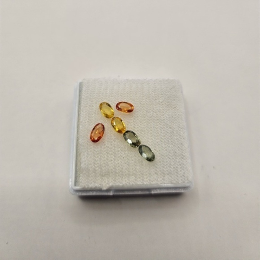 1.41 CT VVS-VS Natural Sapphire Oval Cut Multicoloured